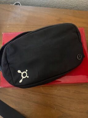 lululemon athletica x orangetheory belt bag